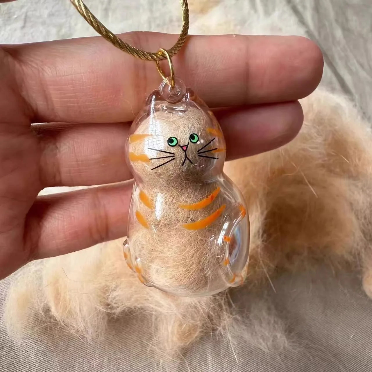 Cat Fur Memorial Charm Resin Keepsake Capsule for Pet Hair Portable Keychain Pendant for Hair Rainbow Bridge Pendant